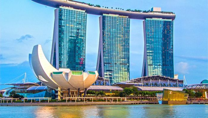 Singapore world's 4th most richest country