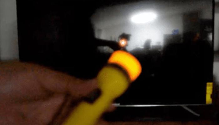 Perform A Flashlight Test