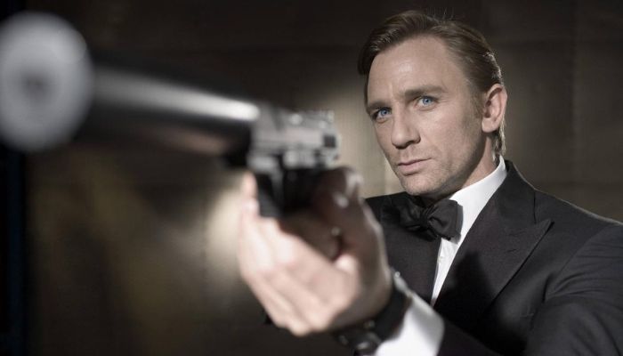 Daniel Craig