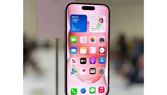 iPhone 15 display performance